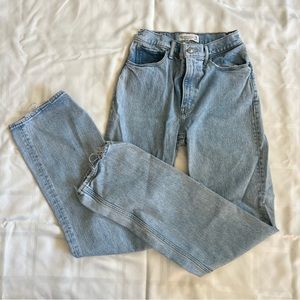 Abercrombie & Fitch 90’s Relaxed High Rise Jean Size 26/2 Extra Long